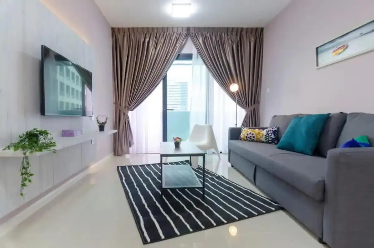 Chic & Comfy Suite At Suasana Jb Τζόχορ Μπάχρου 0*,